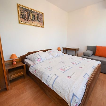 Apartment Toni Malinska Bagian luar foto