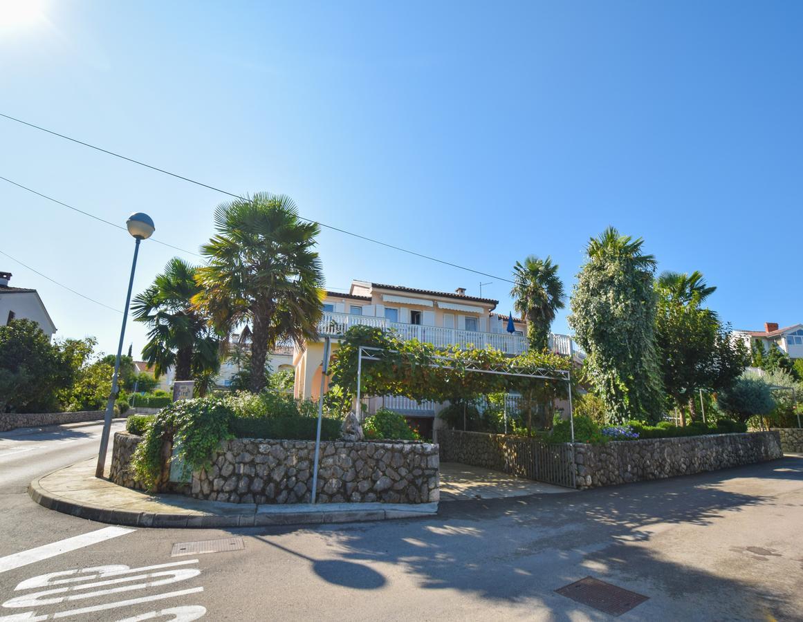 Apartment Toni Malinska Bagian luar foto