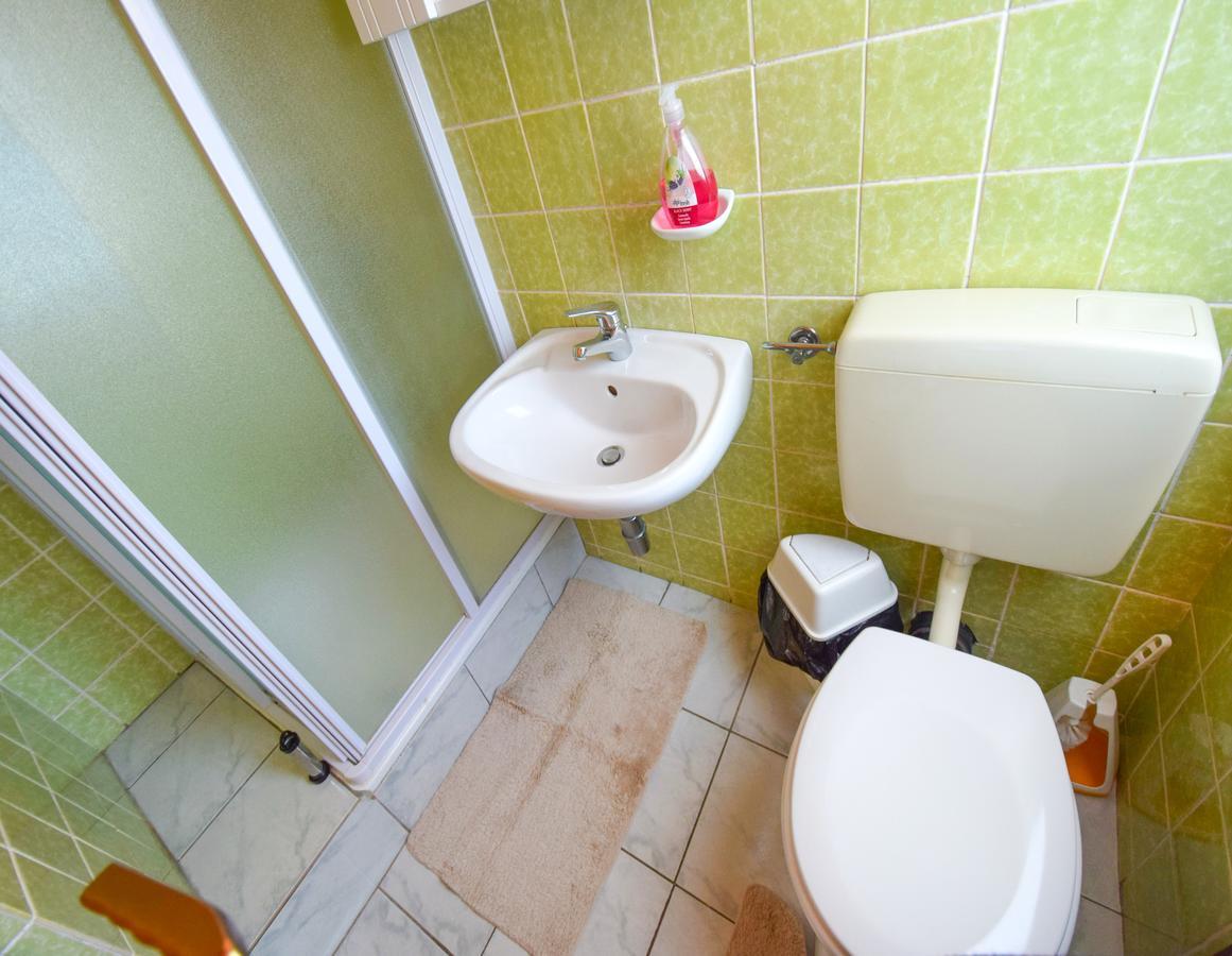 Apartment Toni Malinska Bagian luar foto