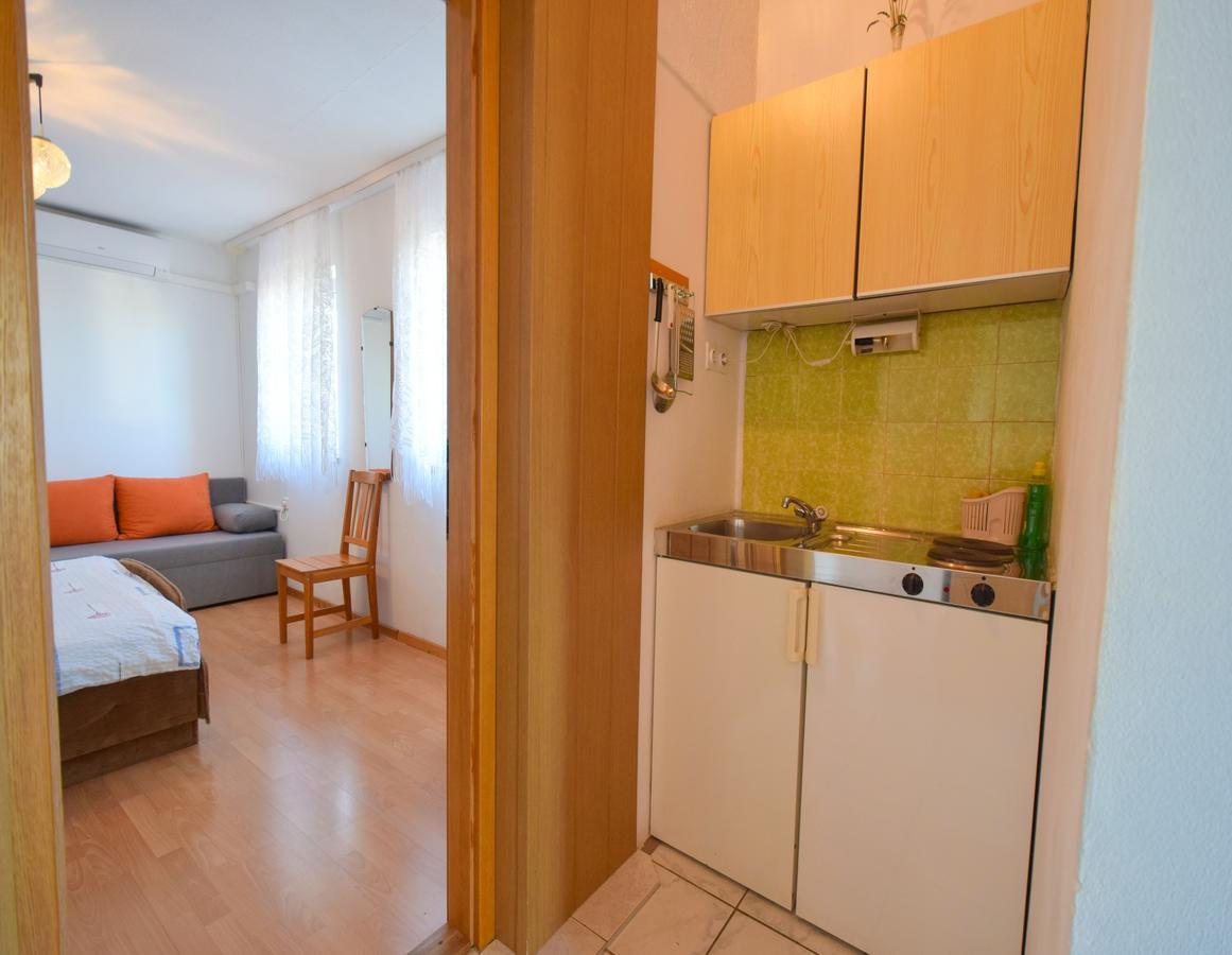 Apartment Toni Malinska Bagian luar foto